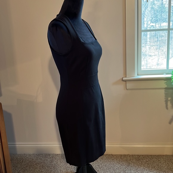 Black square neck form-fitting dress by Banana Republic. Sz 4P - Picture 1 of 5